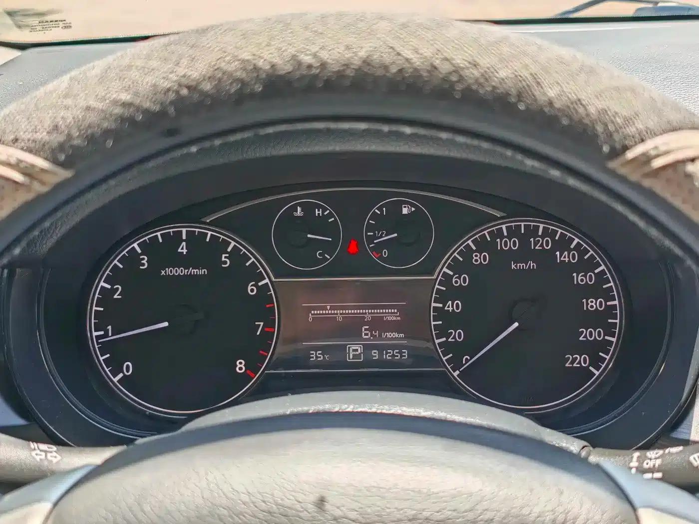Tiida 2011 1.6L CVT Smart — миниатюра 6