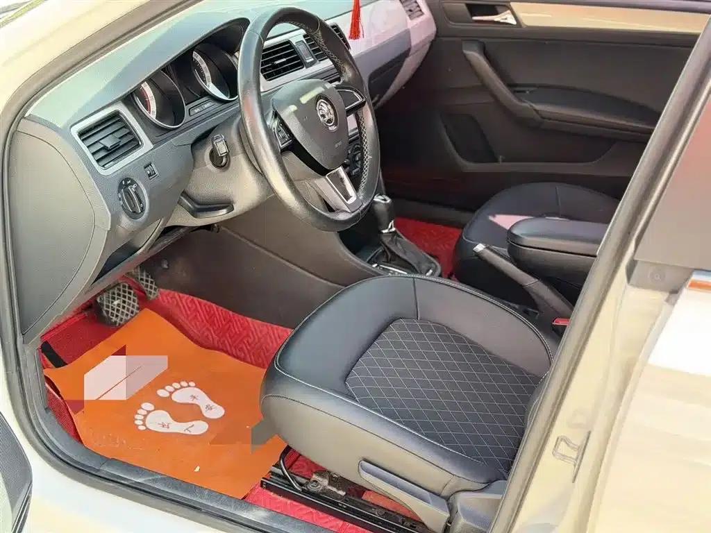 Rapid 2018 1.6L Automatic Comfort Edition — миниатюра 4