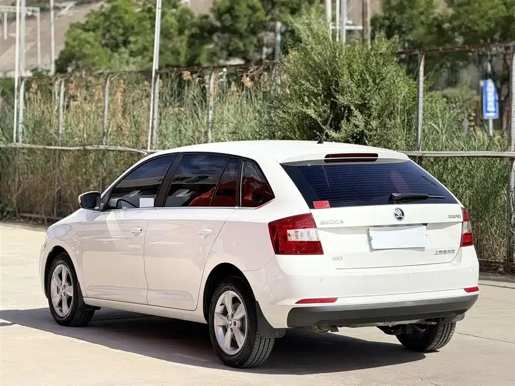 Rapid 2018 1.6L Automatic Comfort Edition — миниатюра 8