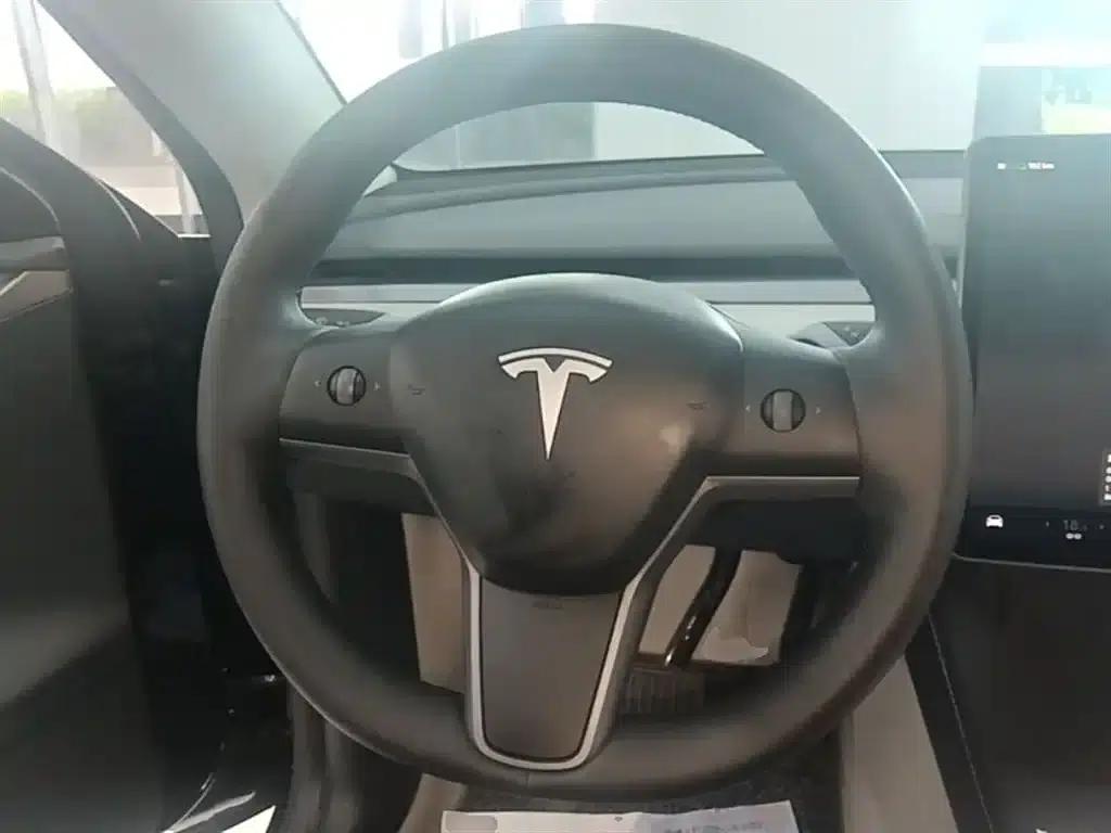 Model Y 2023 Rear-Wheel Drive — миниатюра 11