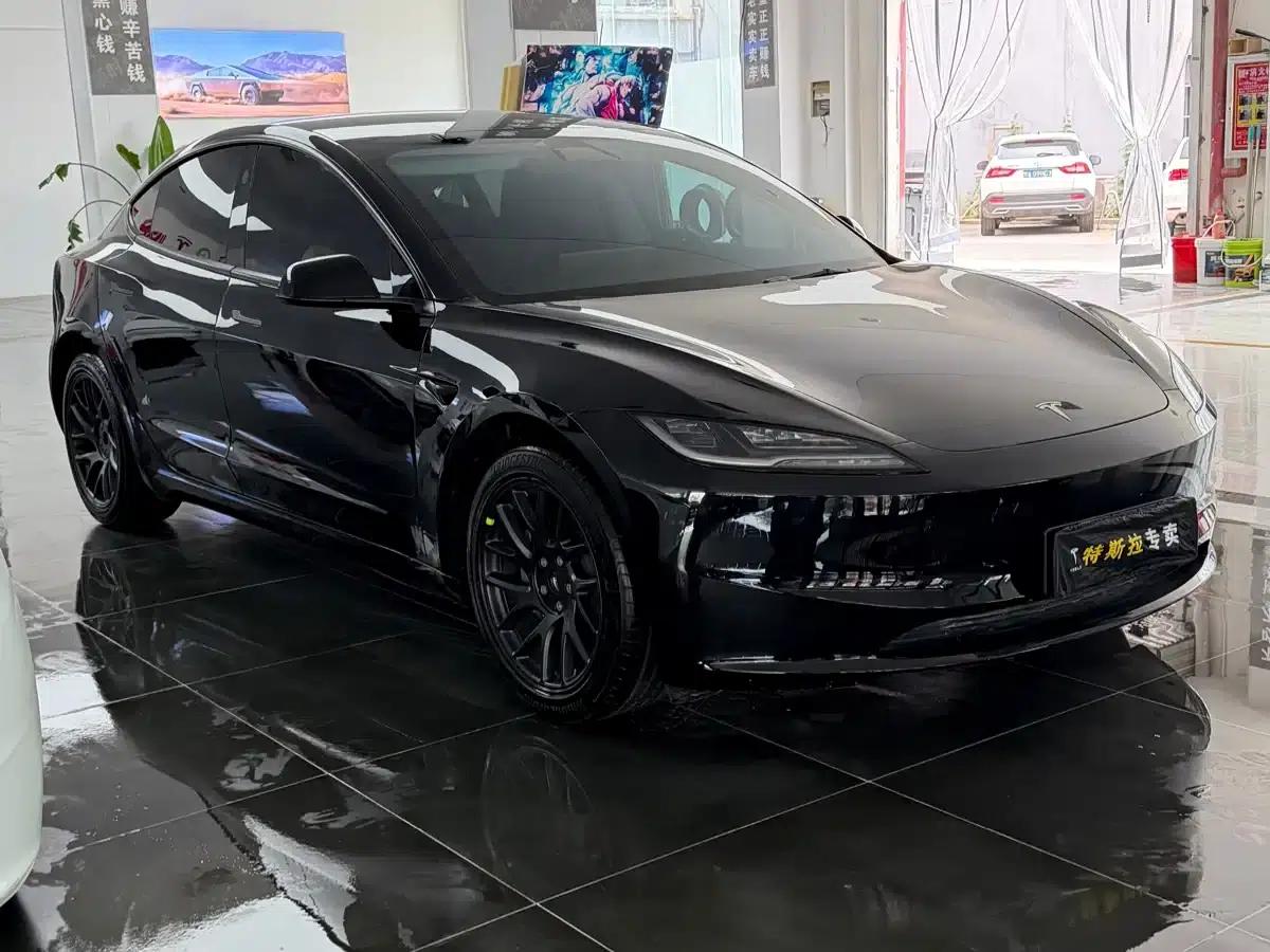 Model 3 2025 Rear-Wheel Drive — миниатюра 3