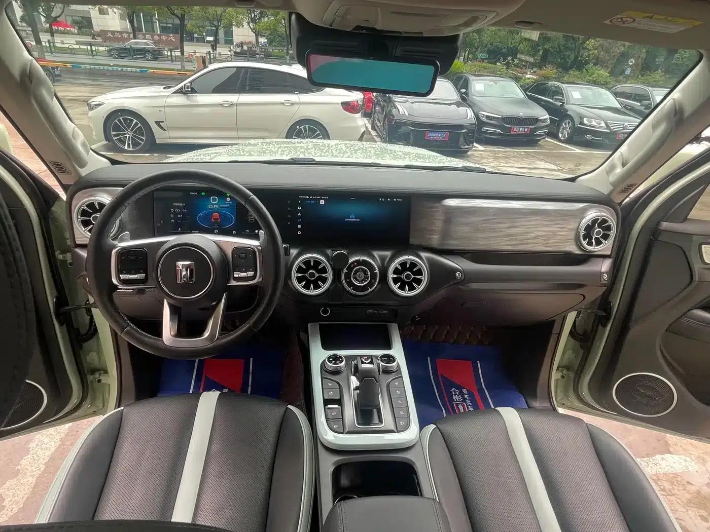 The 2021 Tank 300 City Edition 2.0T is very stylish. — миниатюра 10
