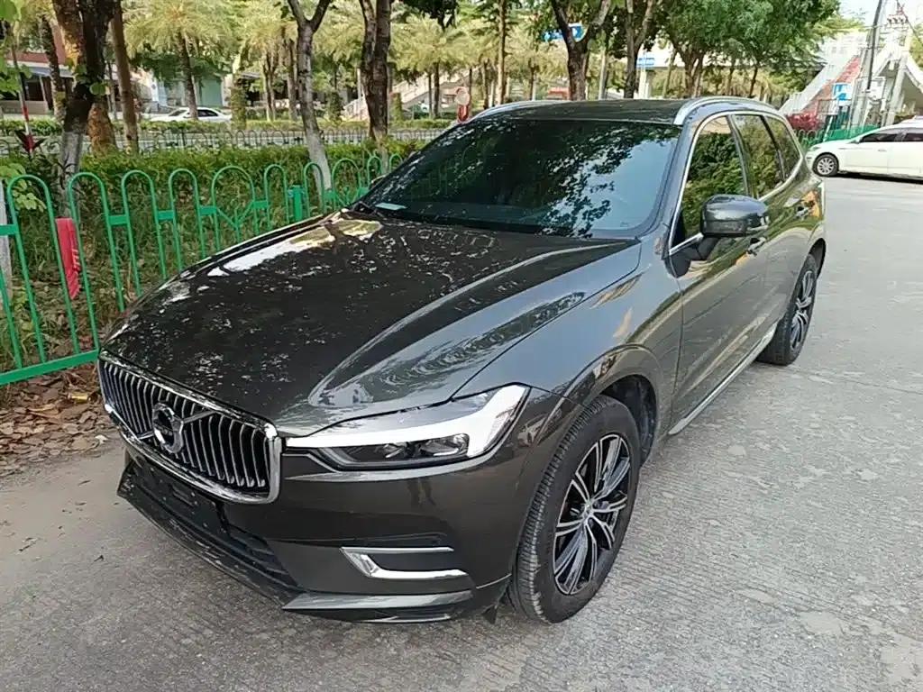 2021 Volvo XC60 T5 AWD Inscription Luxury Edition — миниатюра 1