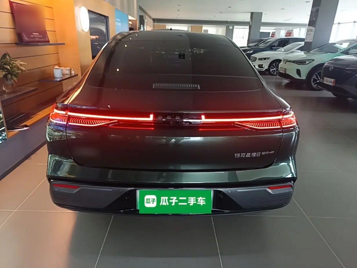 Geely Galaxy 8 2025 130km EM-P Starship Edition — миниатюра 5