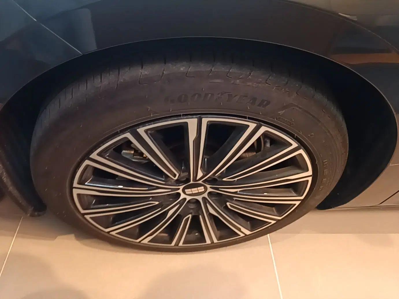 Geely Galaxy 8 2025 130km EM-P Starship Edition — миниатюра 10