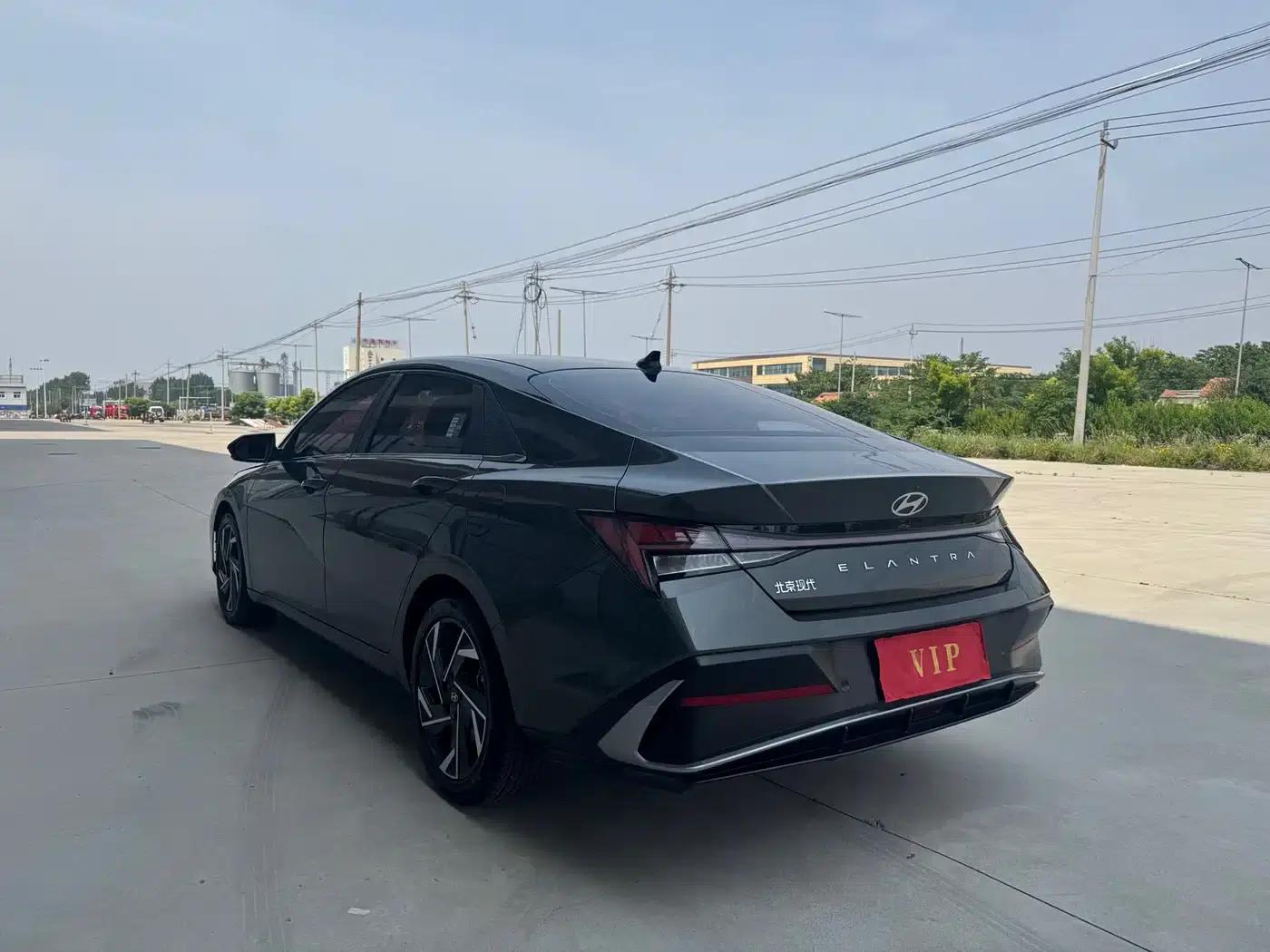 Hyundai Elantra 2023 1.5L CVT TOP Flagship Edition — миниатюра 15