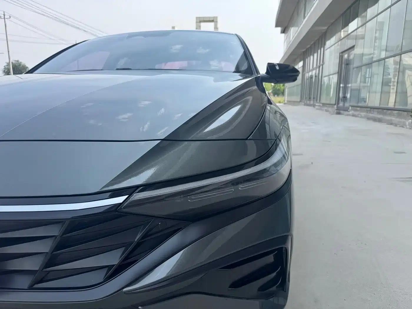 Hyundai Elantra 2023 1.5L CVT TOP Flagship Edition — миниатюра 4