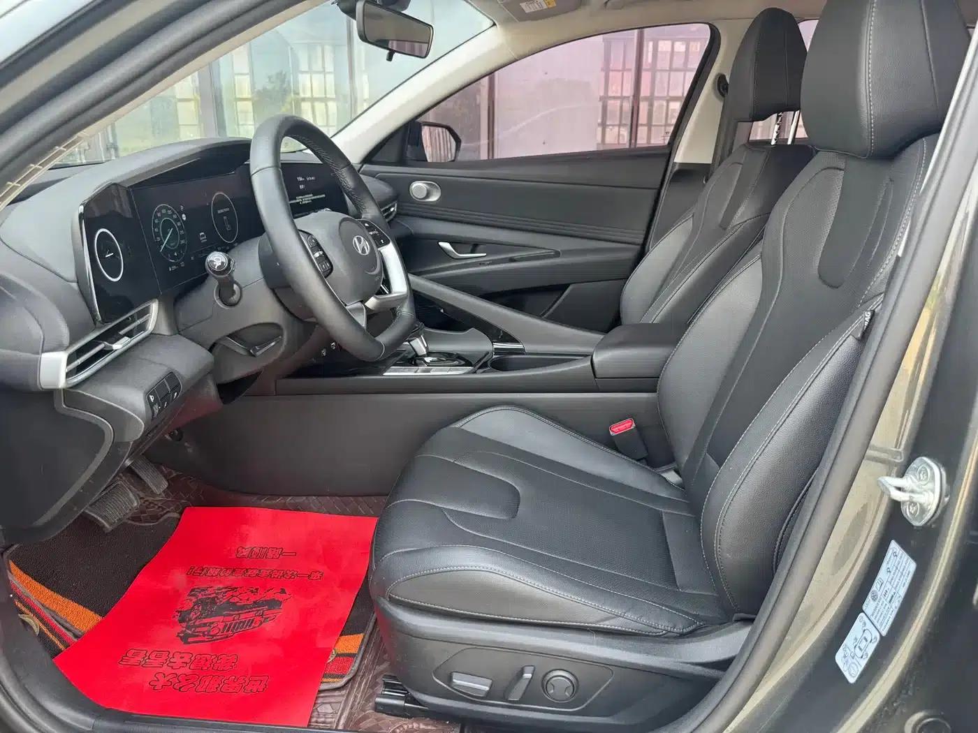 Hyundai Elantra 2023 1.5L CVT TOP Flagship Edition — миниатюра 5