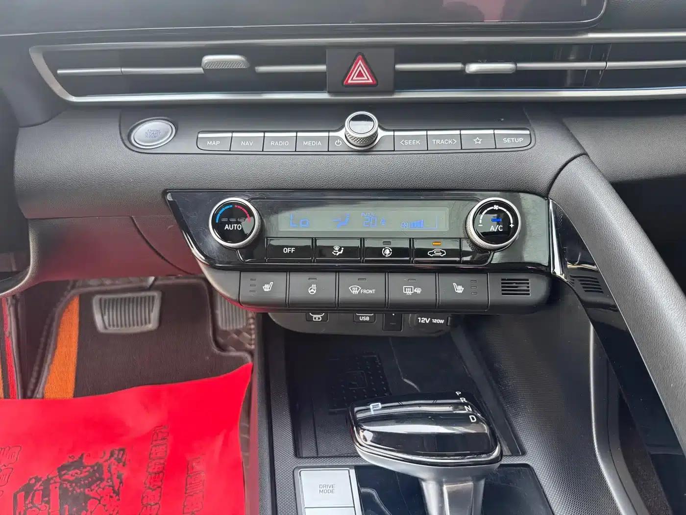 Hyundai Elantra 2023 1.5L CVT TOP Flagship Edition — миниатюра 9