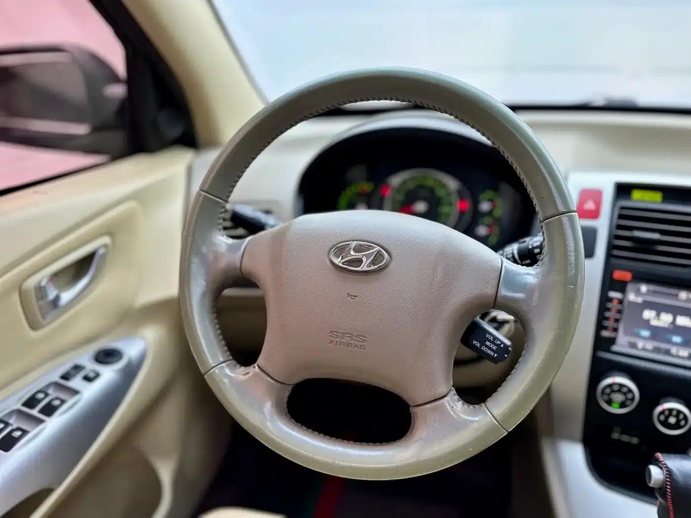 Tucson 2013 2.0L Automatic 2WD Comfort Model — миниатюра 7