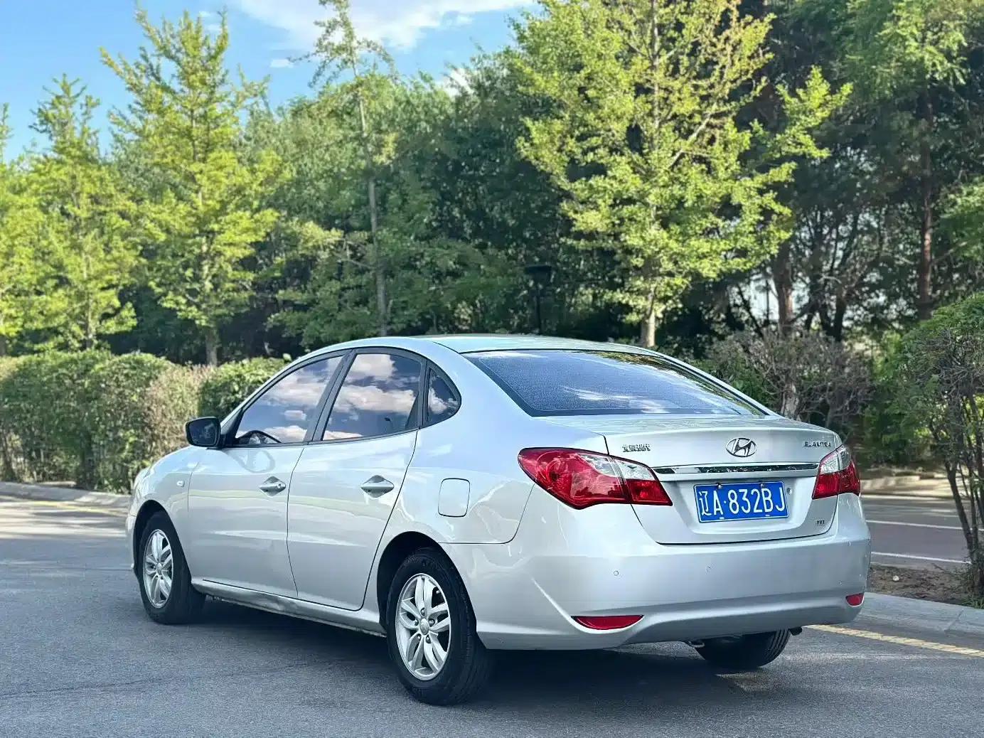 Hyundai Elantra 2011 1.6L Automatic Comfort Model — миниатюра 4