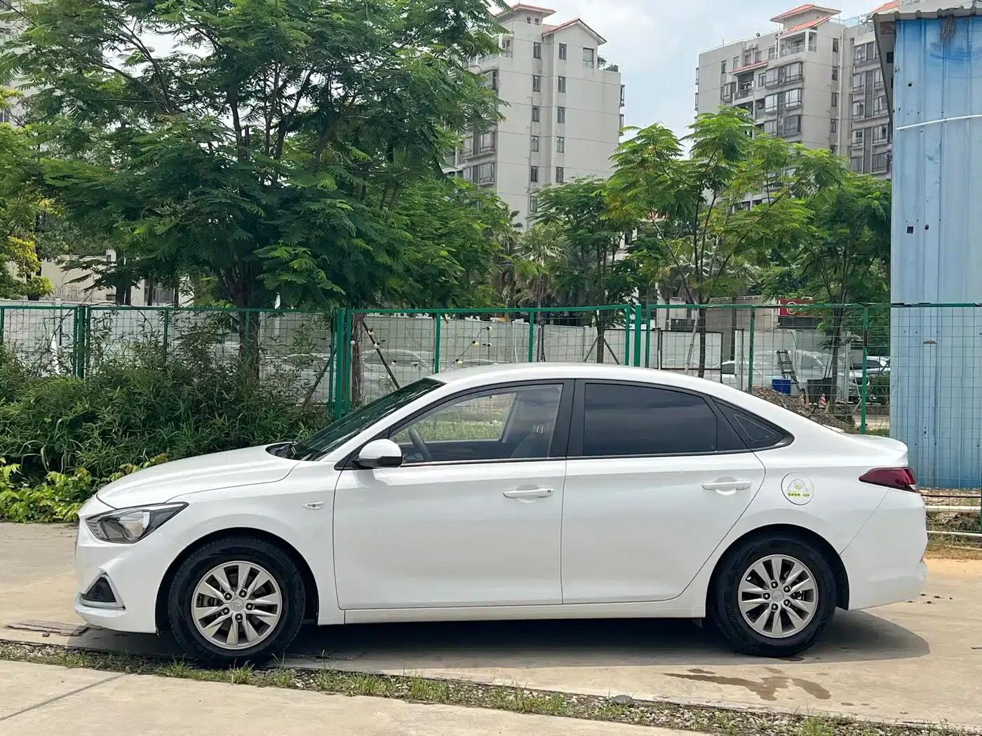 Hyundai Elantra 2018 1.6L Automatic GL (National VI Emission Standard) — миниатюра 3
