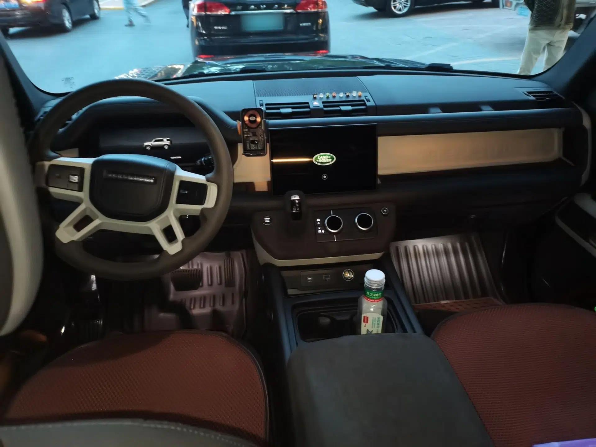 Land Rover Defender — миниатюра 9