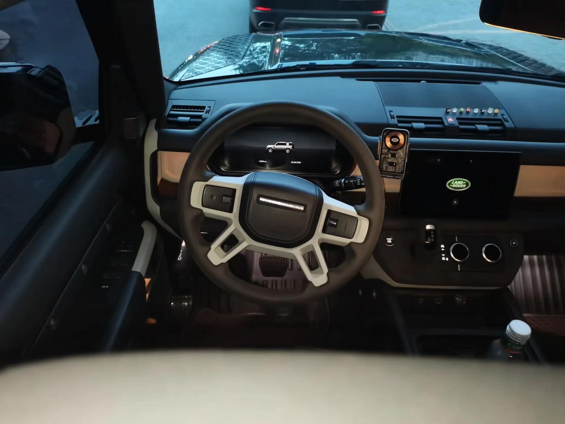 Land Rover Defender — миниатюра 10