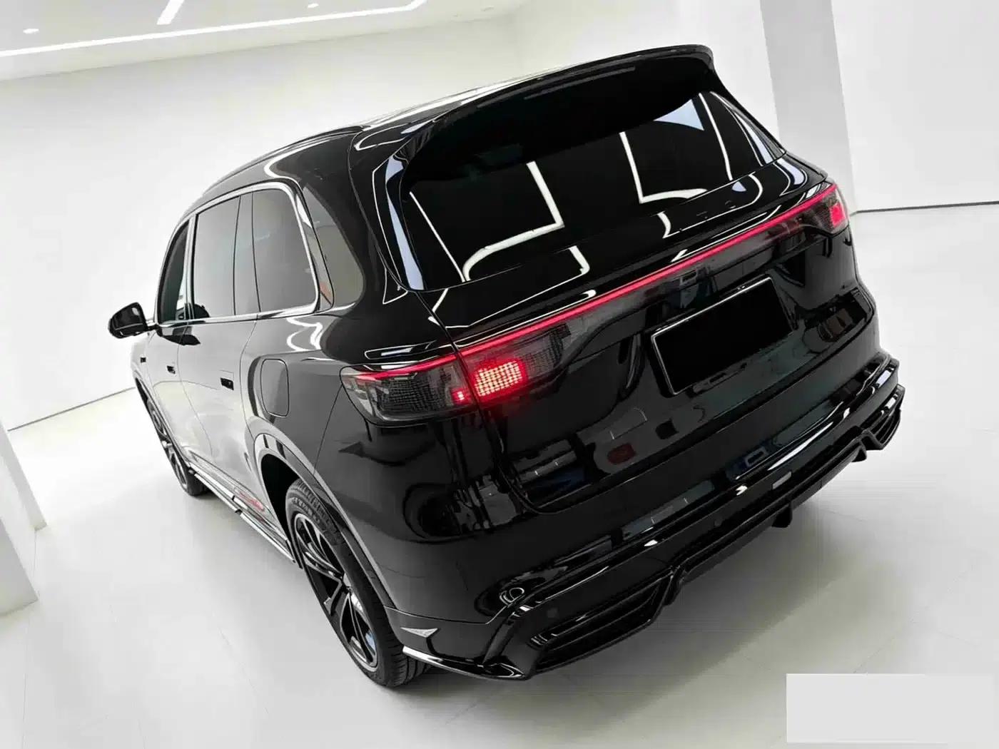 Wenjie M8 2025 Extended Range Max+ Version (53.4kWh, 6-seater, 192-line LiDAR) — миниатюра 4