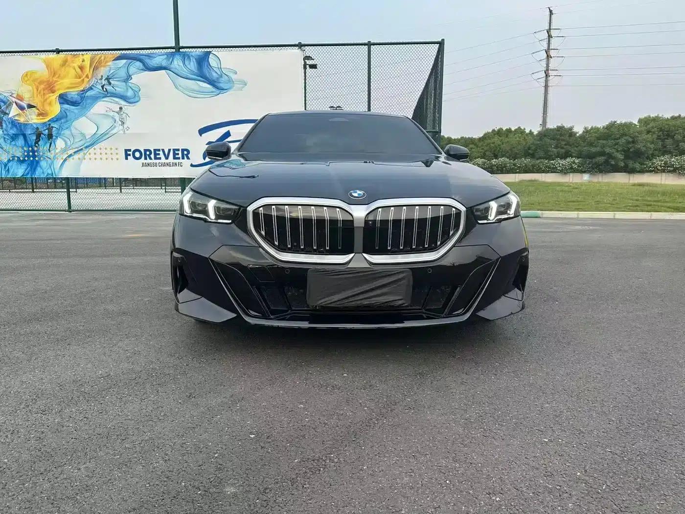 2024 BMW 5 Series 530Li Leading Edition M Sport Package — миниатюра 2