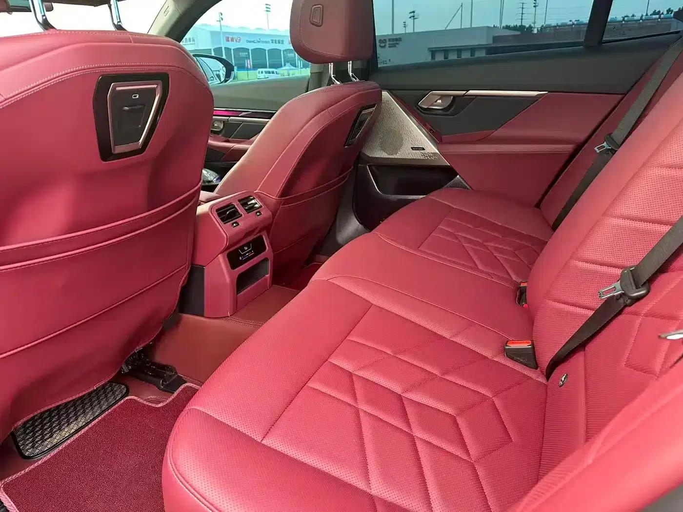 2024 BMW 5 Series 530Li Leading Edition M Sport Package — миниатюра 5