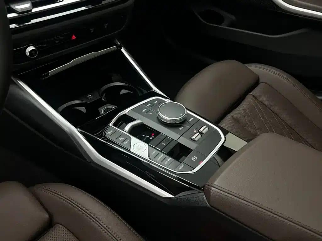 2023 BMW 3 Series 320Li M Sport Package — миниатюра 8