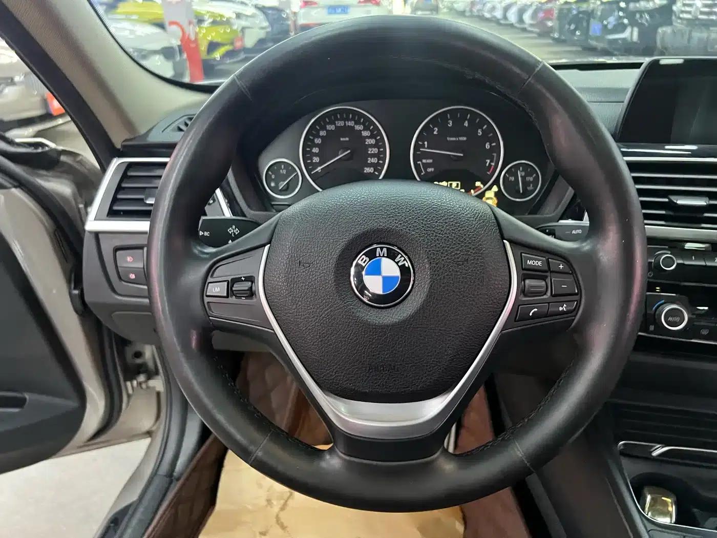 BMW 3 Series 2018 320Li Fashion Edition — миниатюра 13