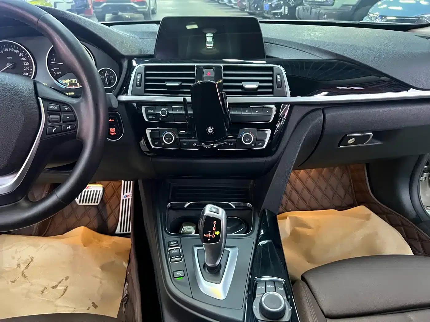 BMW 3 Series 2018 320Li Fashion Edition — миниатюра 14