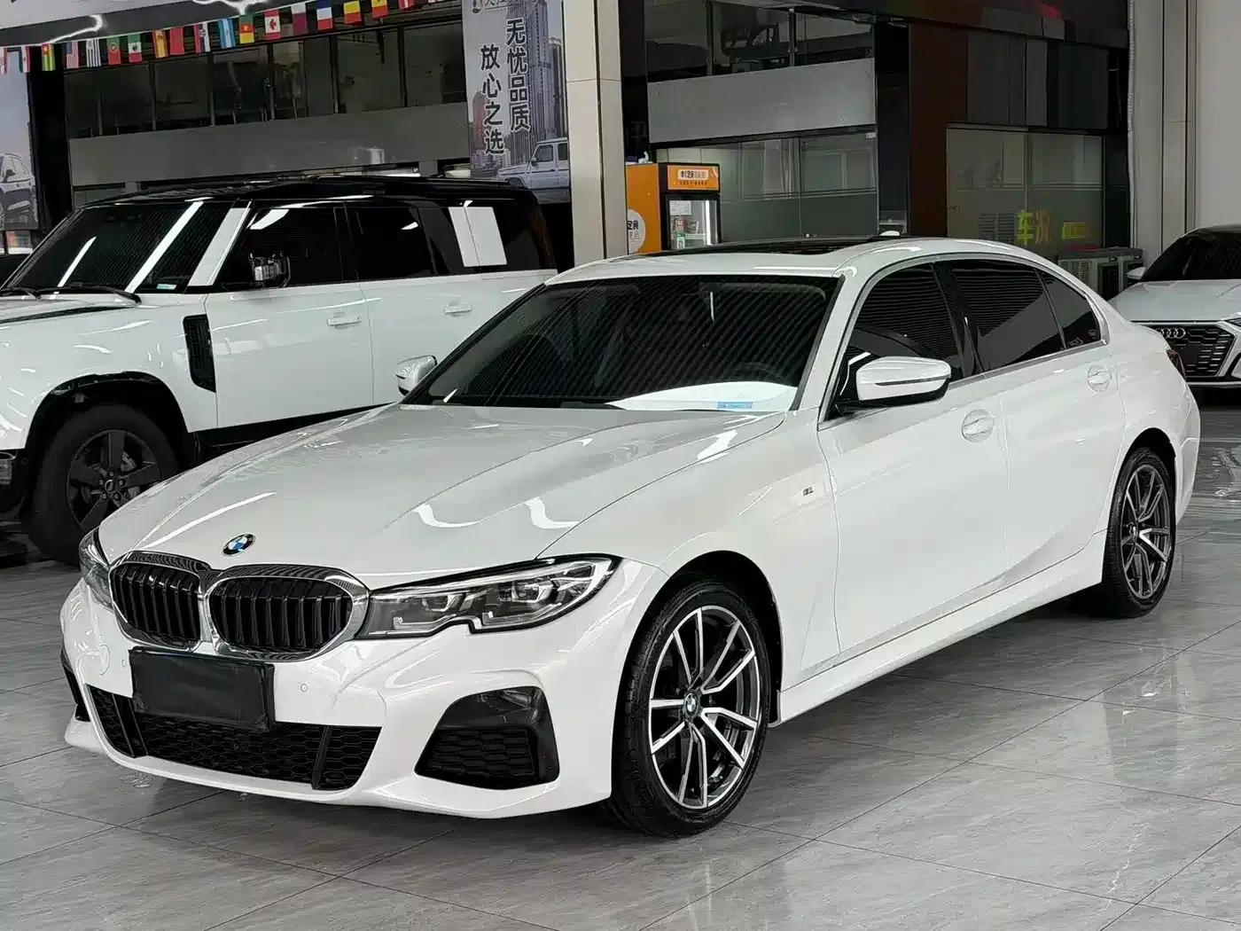 2022 BMW 3 Series 320Li M Sport Package — миниатюра 1
