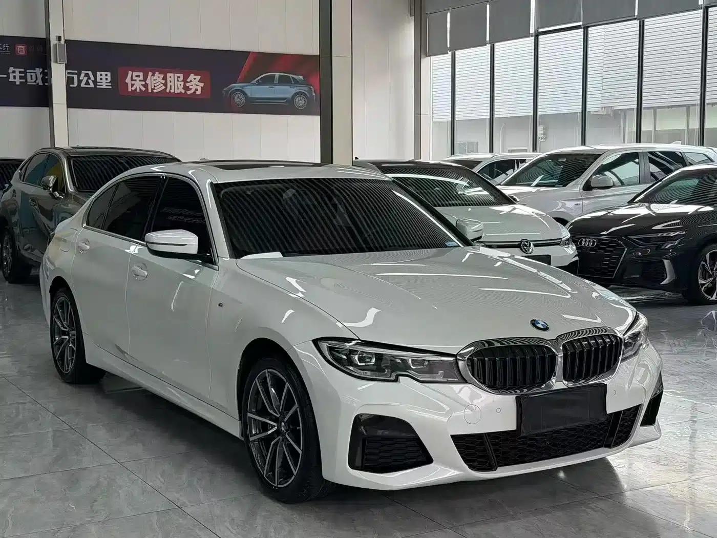 2022 BMW 3 Series 320Li M Sport Package — миниатюра 4