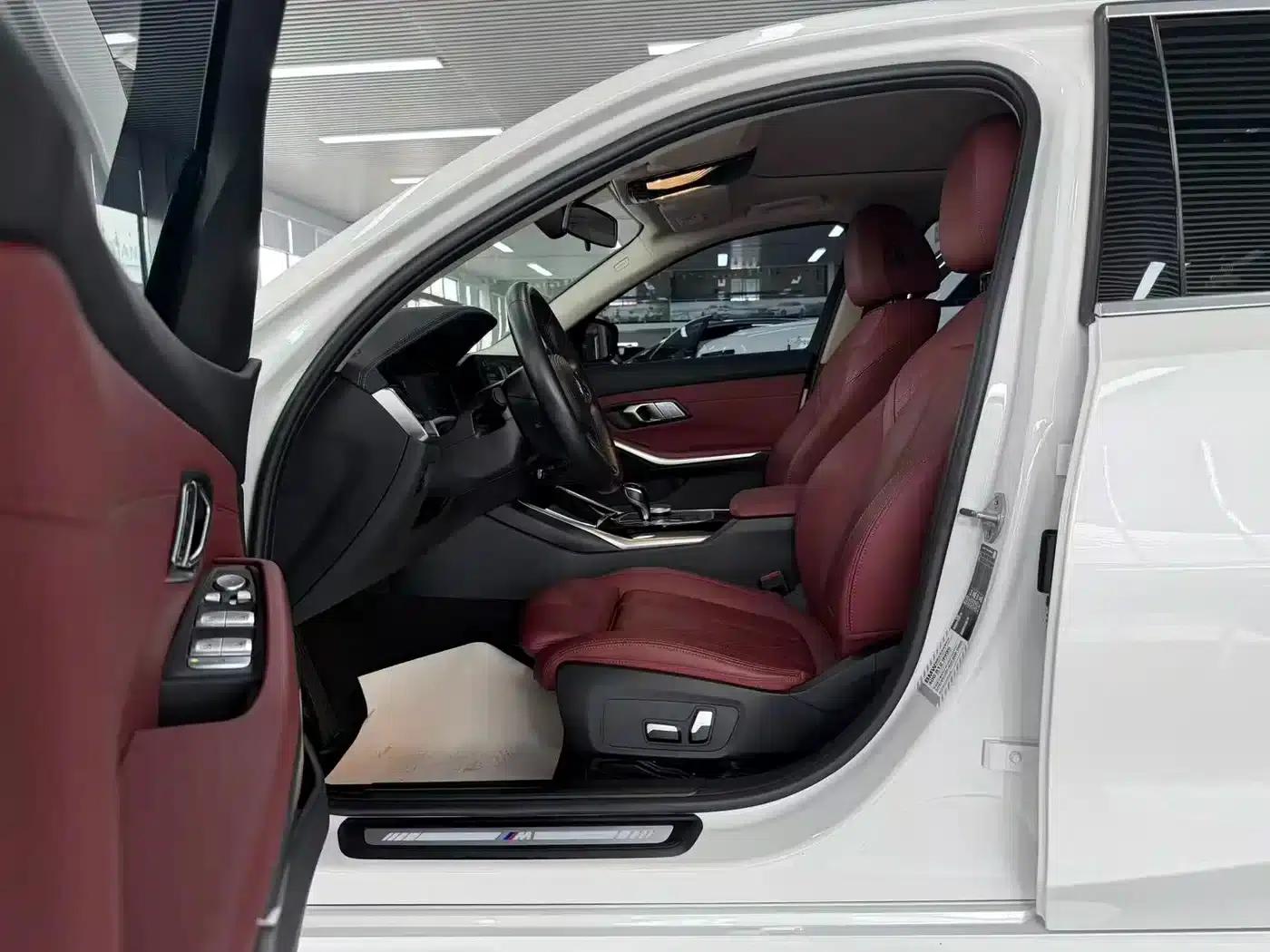 2022 BMW 3 Series 320Li M Sport Package — миниатюра 9
