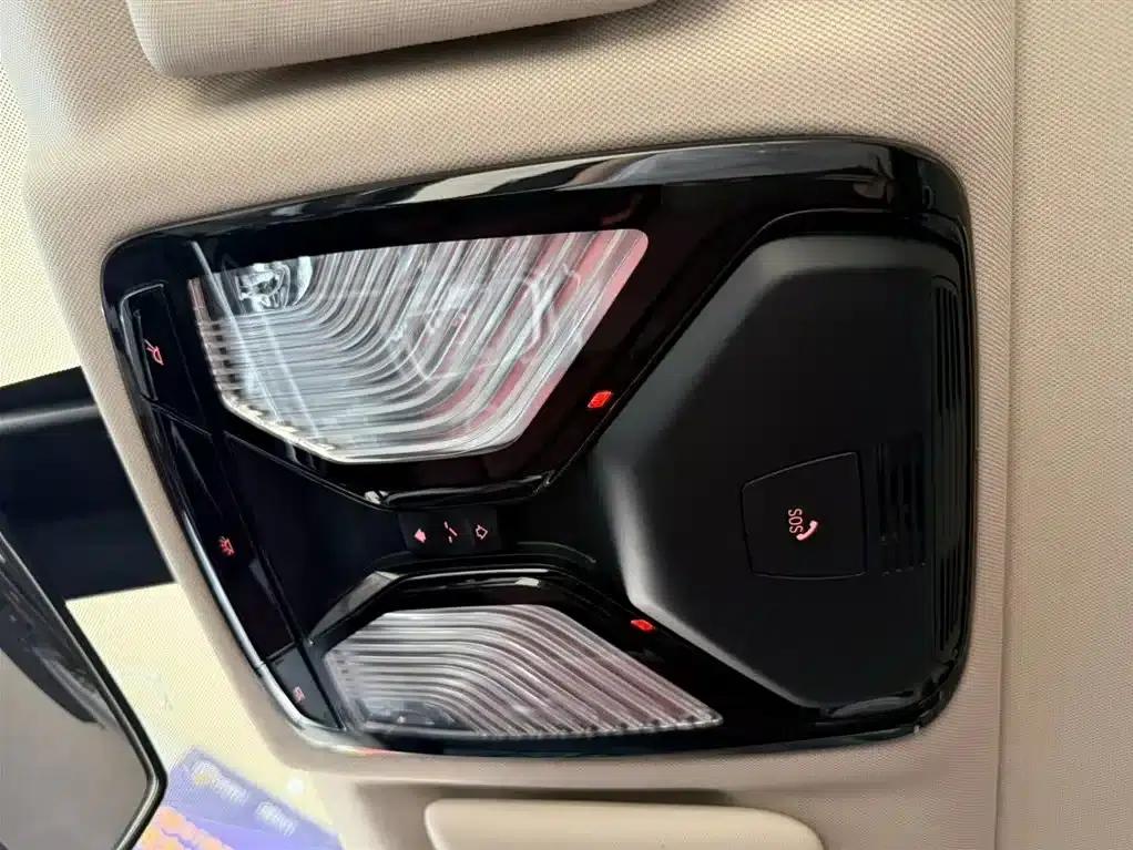 2023 BMW 3 Series 320Li M Sport Package — миниатюра 14