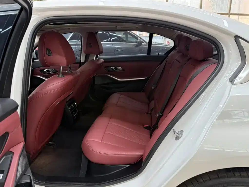 2023 BMW 3 Series 320Li M Sport Package — миниатюра 18