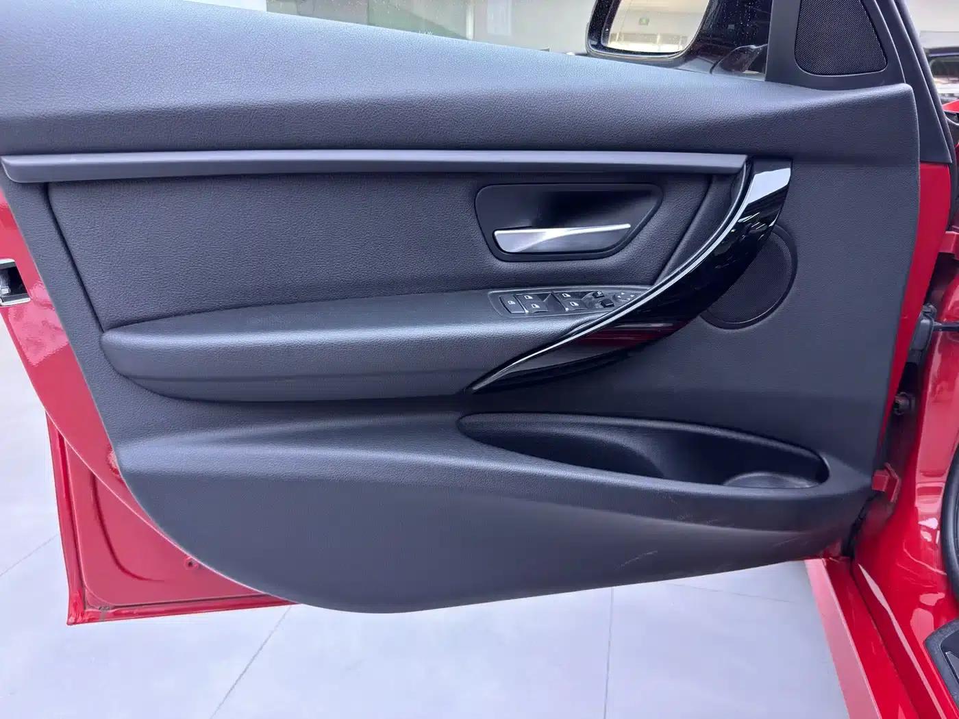 2019 BMW 3 Series 320Li M Sport Package — миниатюра 11