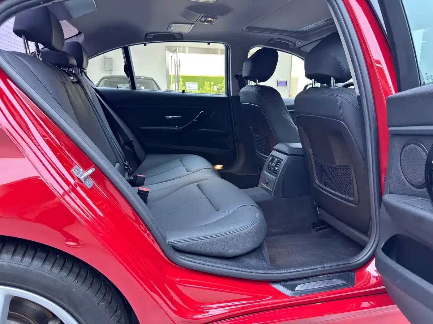2019 BMW 3 Series 320Li M Sport Package — миниатюра 19