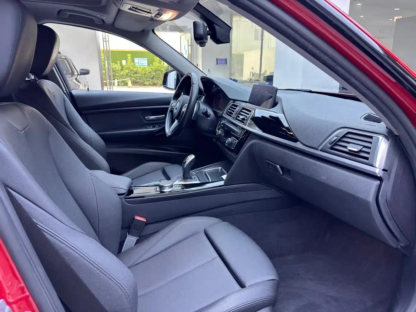 2019 BMW 3 Series 320Li M Sport Package — миниатюра 21