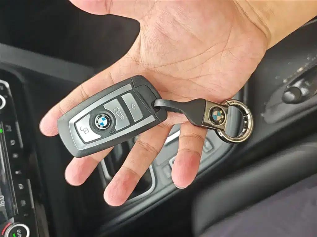 2017 BMW 3 Series 318i Fashion Edition — миниатюра 9