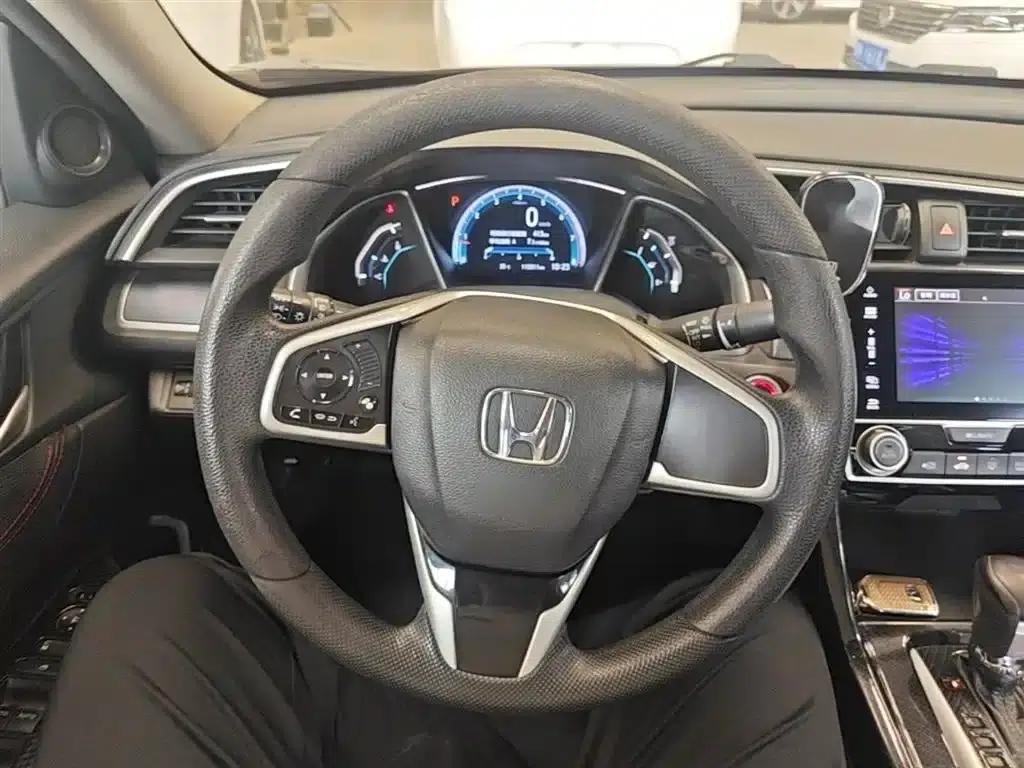 2016 Civic 220TURBO CVT Luxury Edition — миниатюра 11