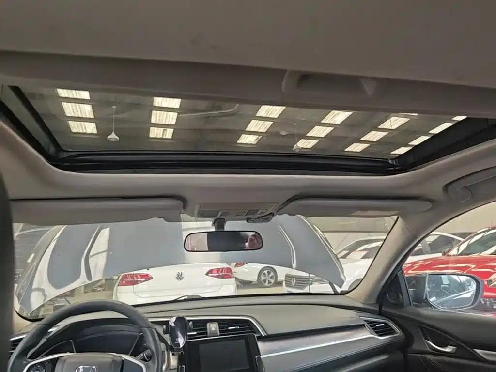 2016 Civic 220TURBO CVT Luxury Edition — миниатюра 18
