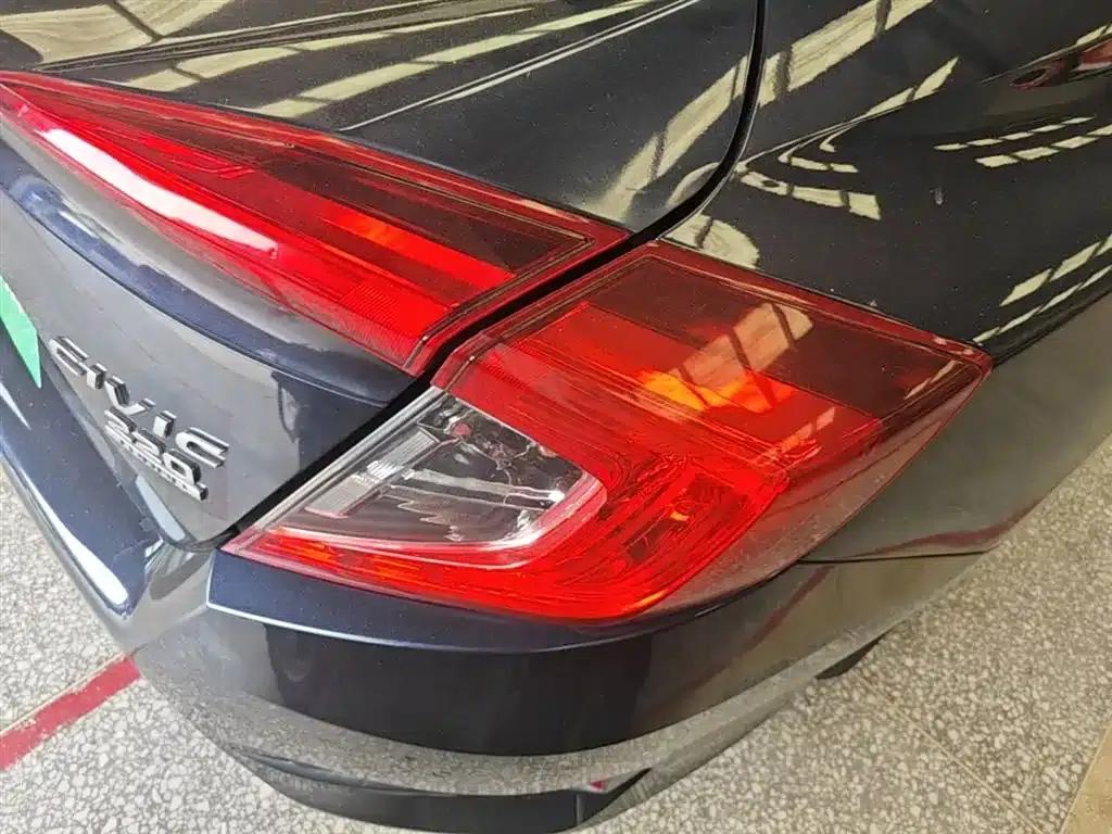 2016 Civic 220TURBO CVT Luxury Edition — миниатюра 8