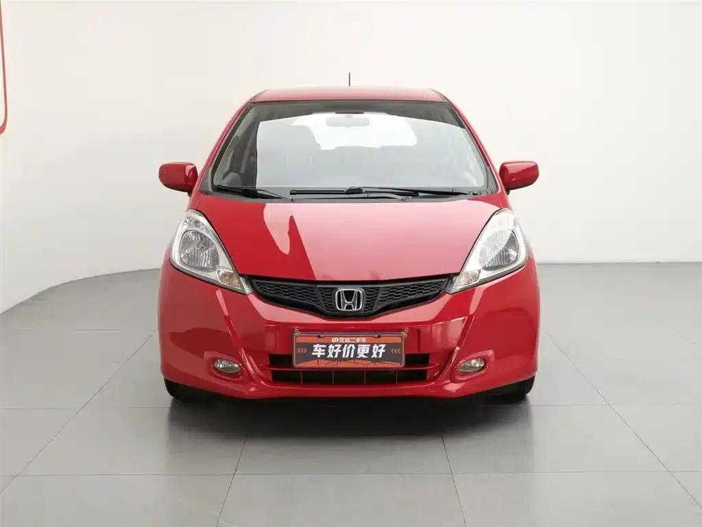 Honda Fit 2011 1.3L Automatic Comfort Edition — миниатюра 3