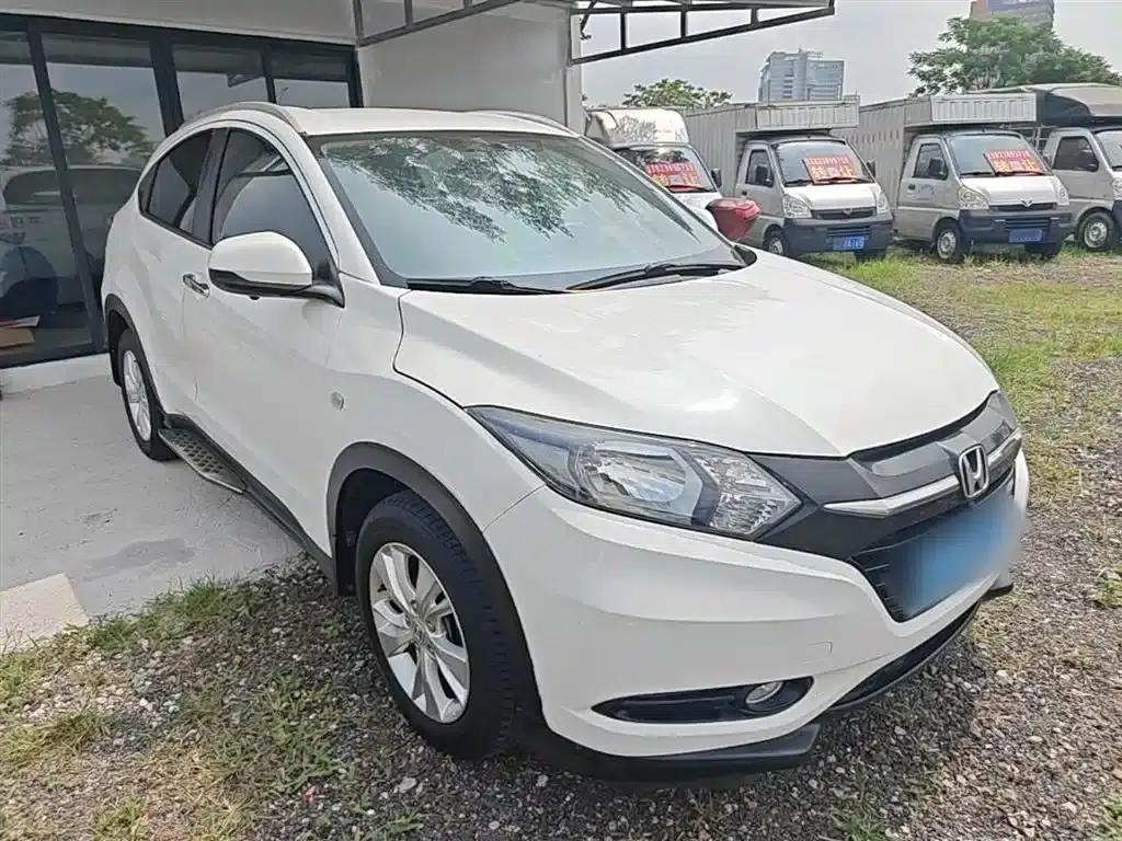 Vezel 2015 1.5L CVT 2WD Comfort Model — миниатюра 4