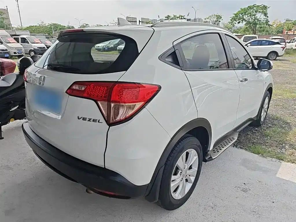 Vezel 2015 1.5L CVT 2WD Comfort Model — миниатюра 7