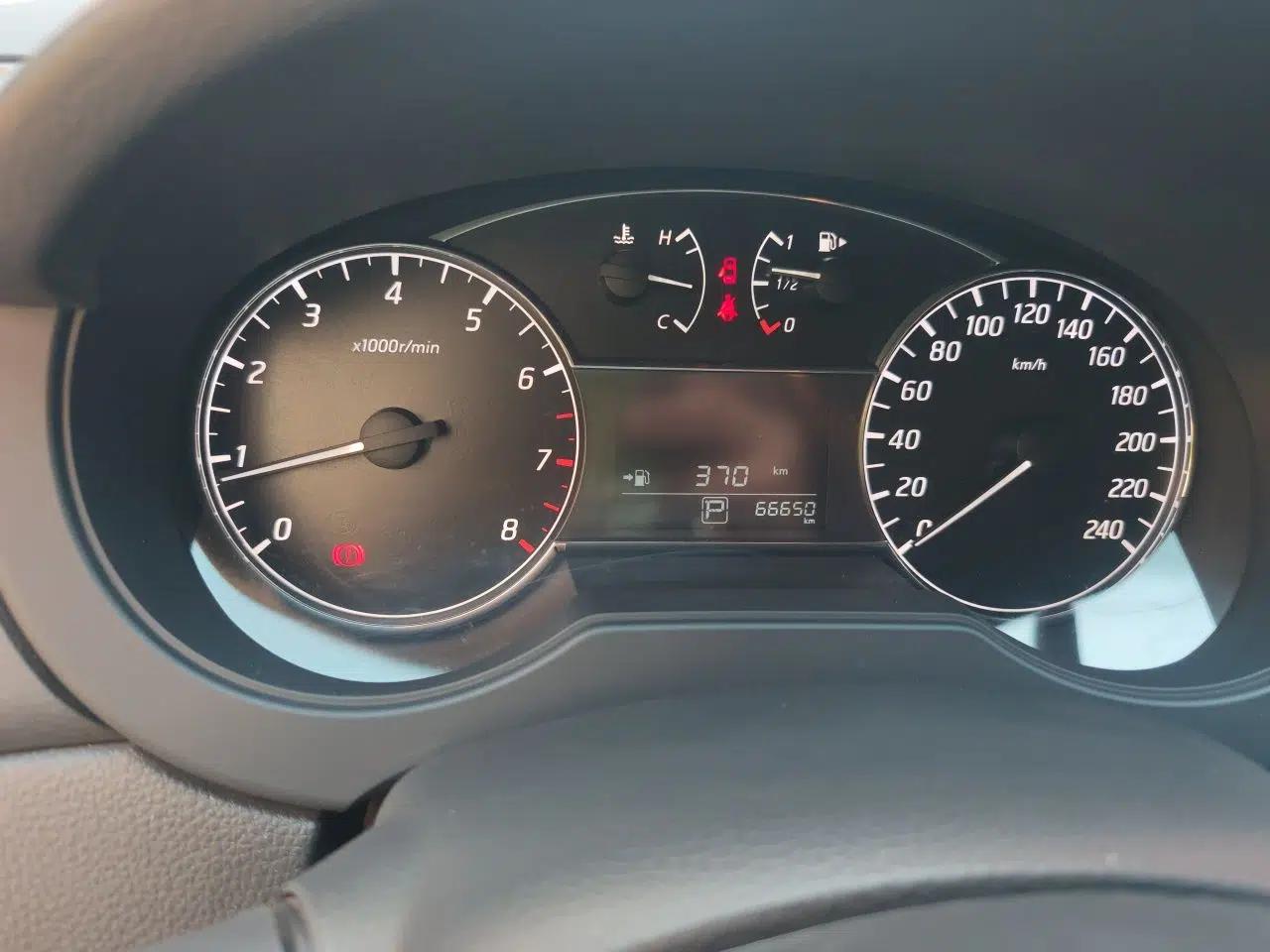 Nissan Tiida 2019 1.6L CVT Cool Edition China VI Standard — миниатюра 12