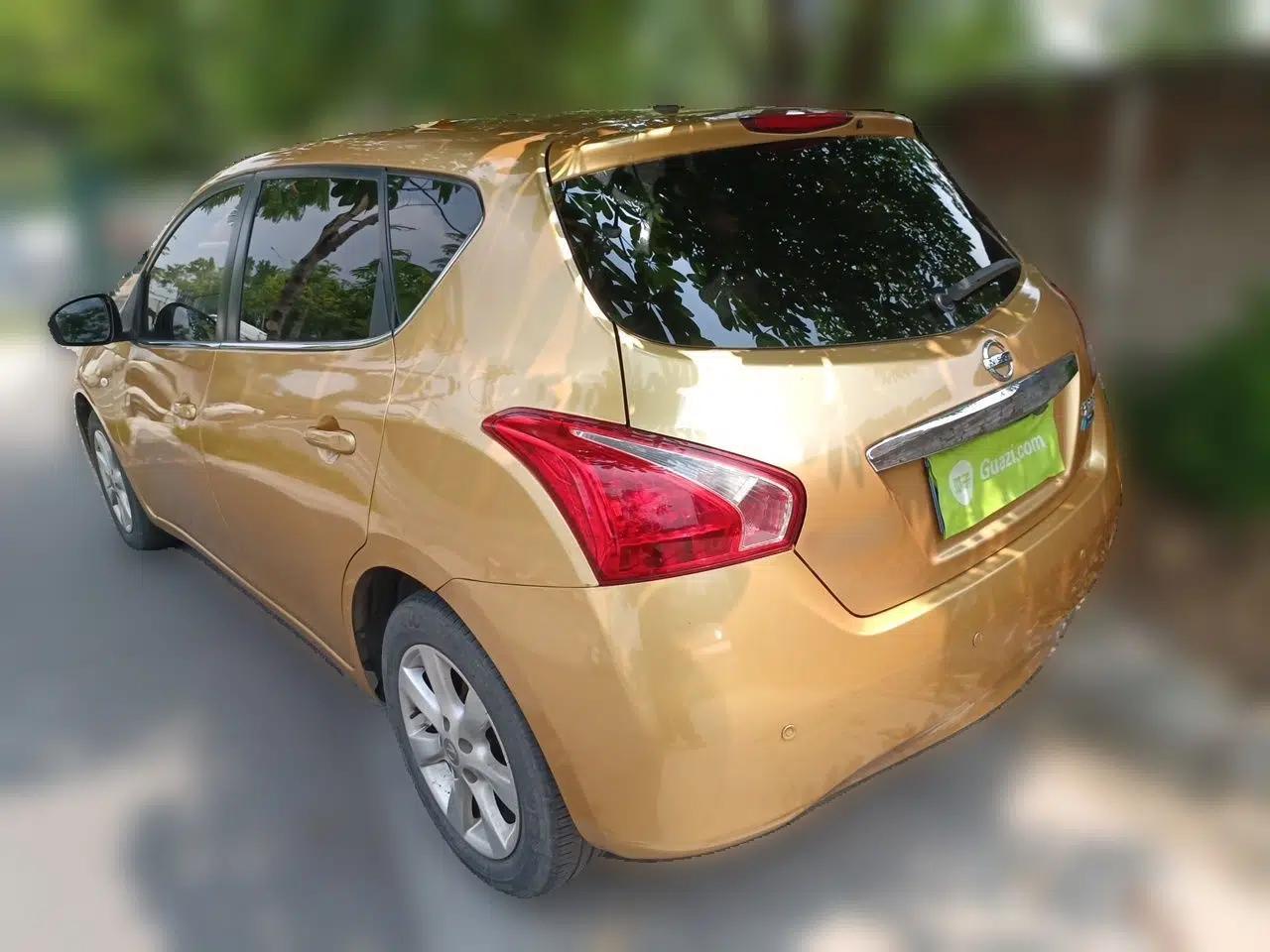 Nissan Tiida 2011 1.6L CVT Comfort Model — миниатюра 4