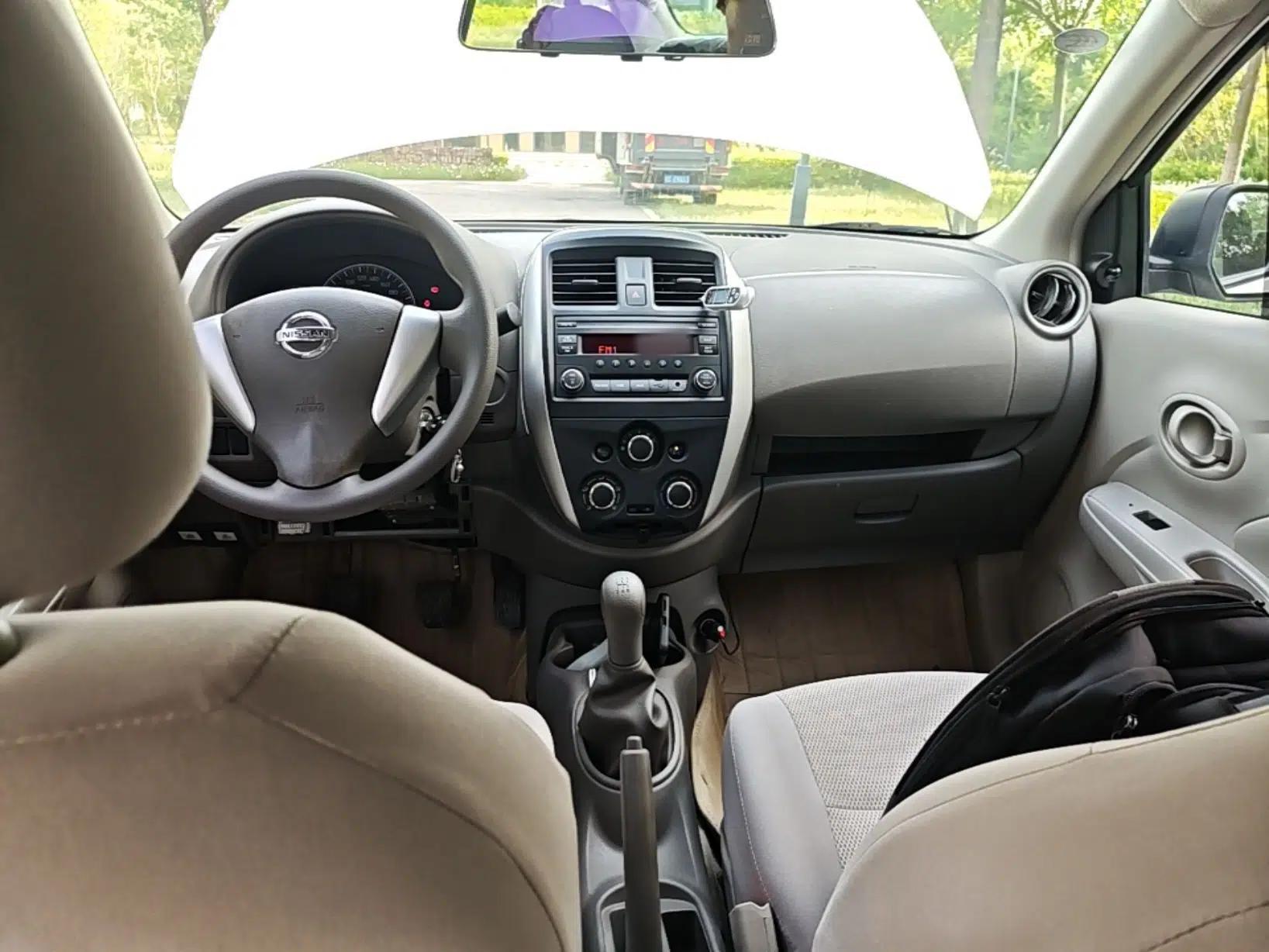 Nissan Sunny 2015 1.5XE Manual Comfort Edition — миниатюра 12