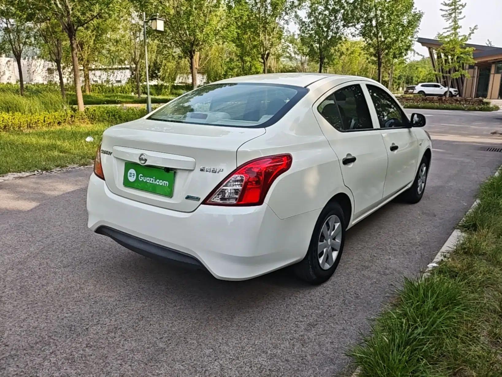 Nissan Sunny 2015 1.5XE Manual Comfort Edition — миниатюра 6