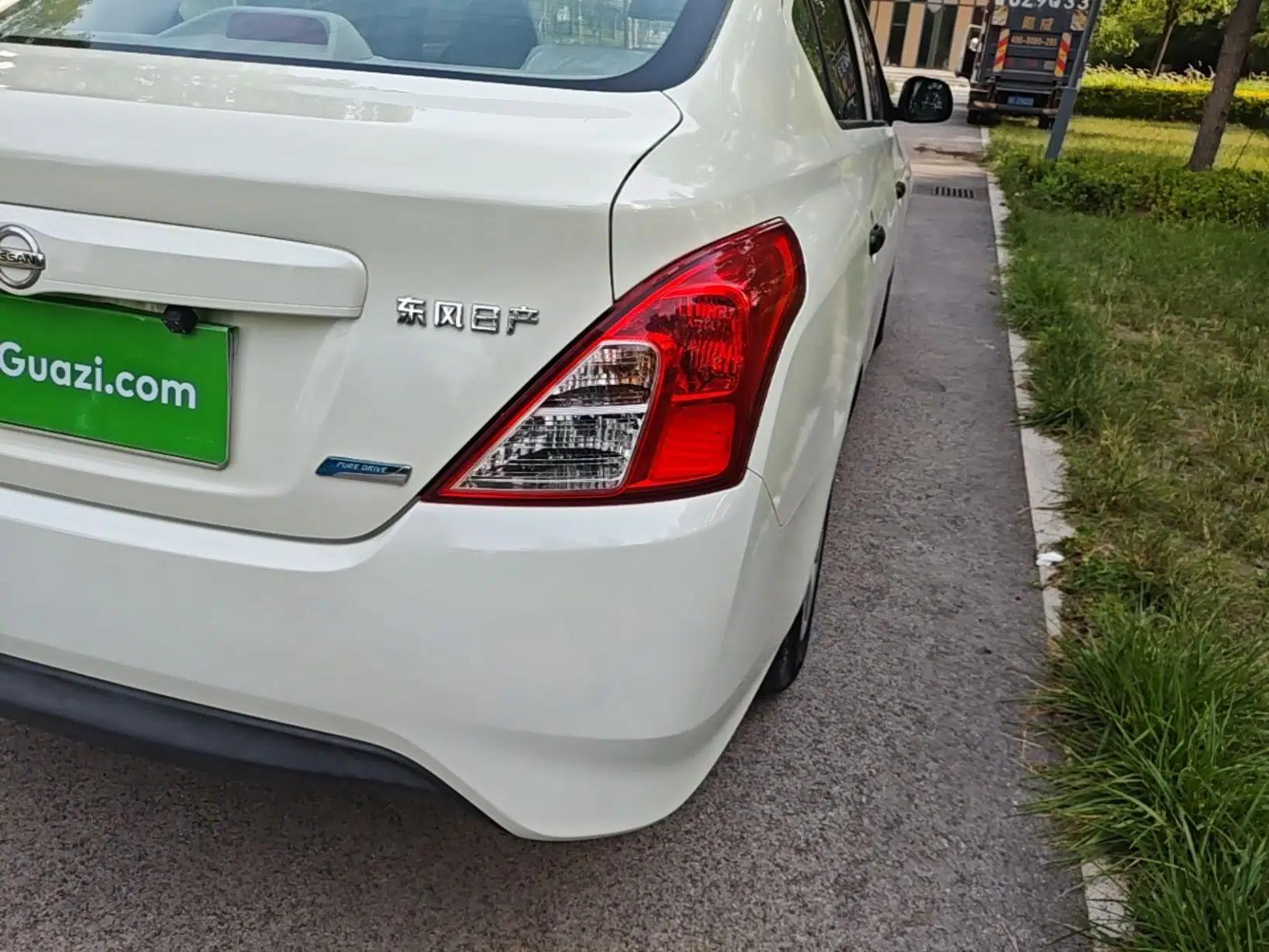 Nissan Sunny 2015 1.5XE Manual Comfort Edition — миниатюра 9