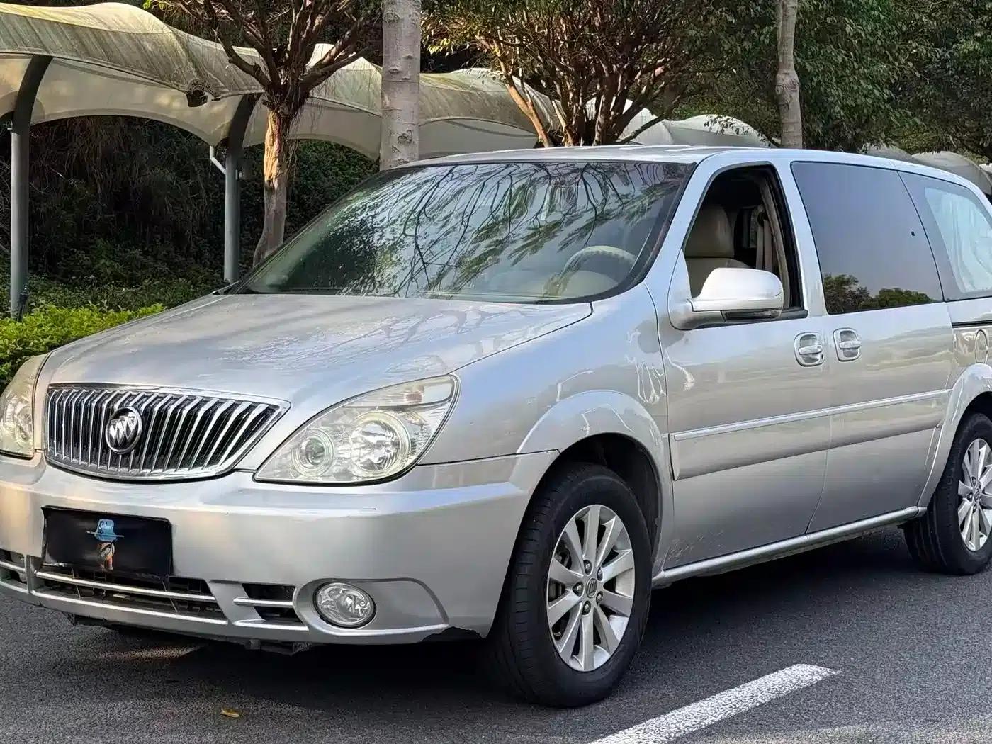 Buick GL8 2014 2.4L Classic Edition — миниатюра 1