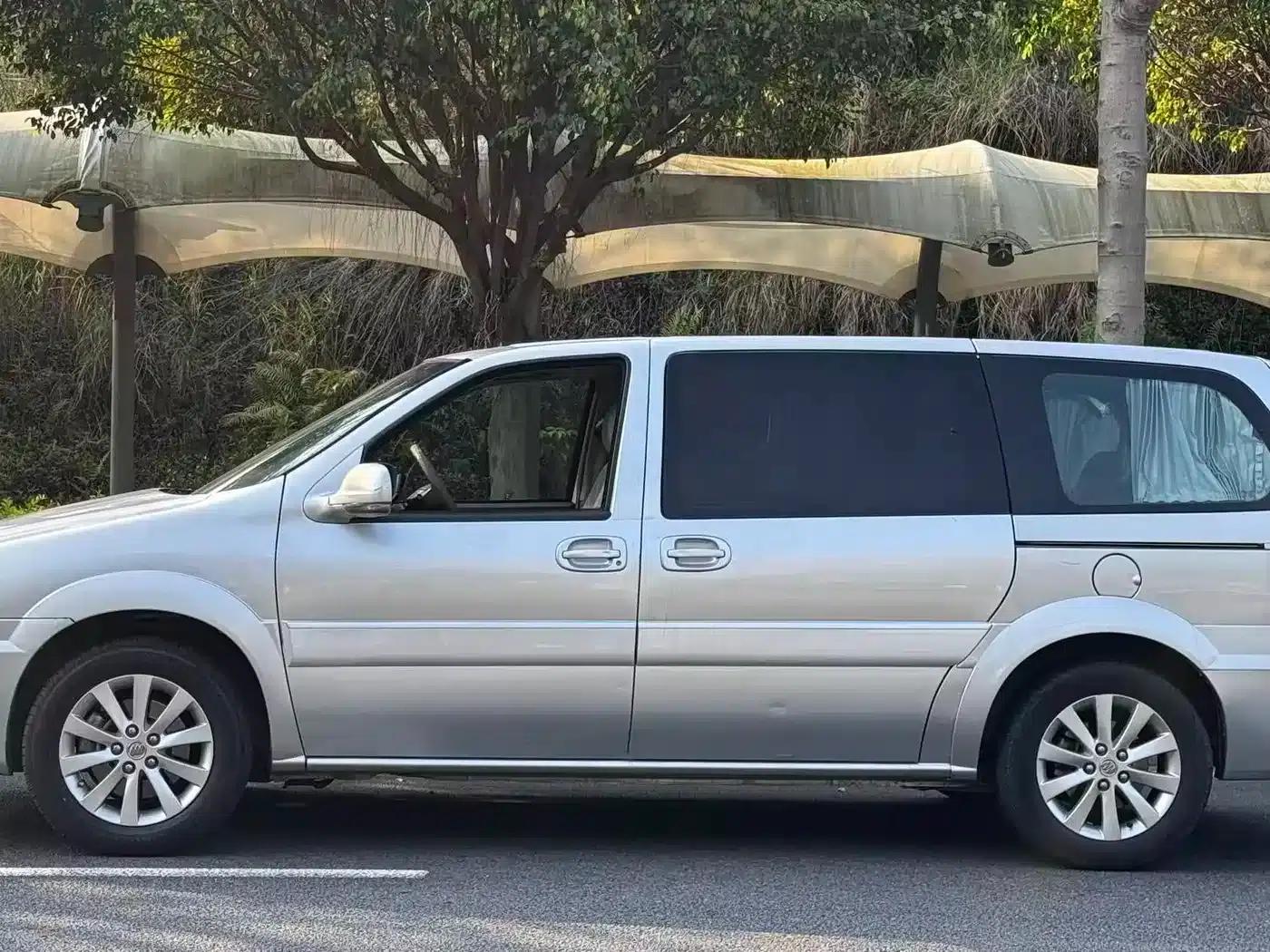 Buick GL8 2014 2.4L Classic Edition — миниатюра 3