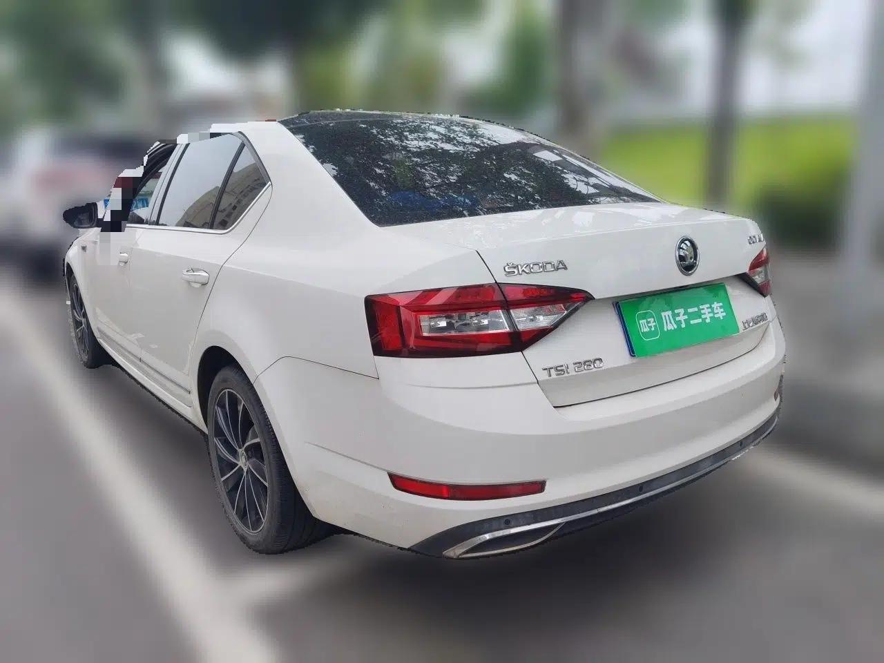 Skoda Octavia 2018 TSI280 DSG Luxury Edition — миниатюра 4