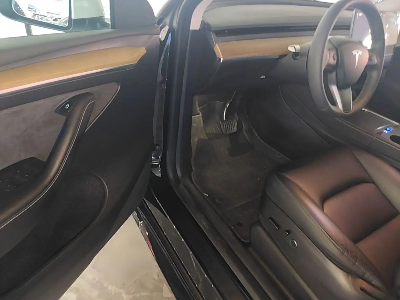 Tesla Model Y 2022 Revised Version Rear-Wheel Drive — миниатюра 18