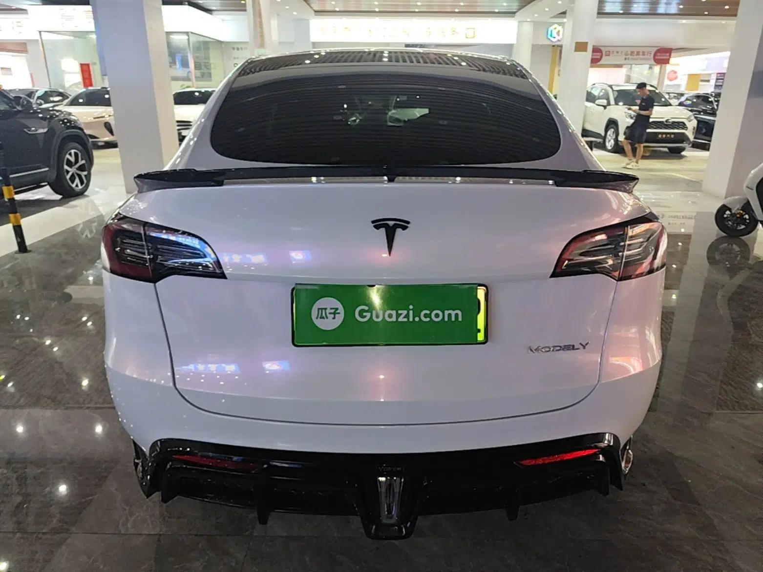Tesla Model Y 2022 Revised Version Rear-Wheel Drive — миниатюра 5