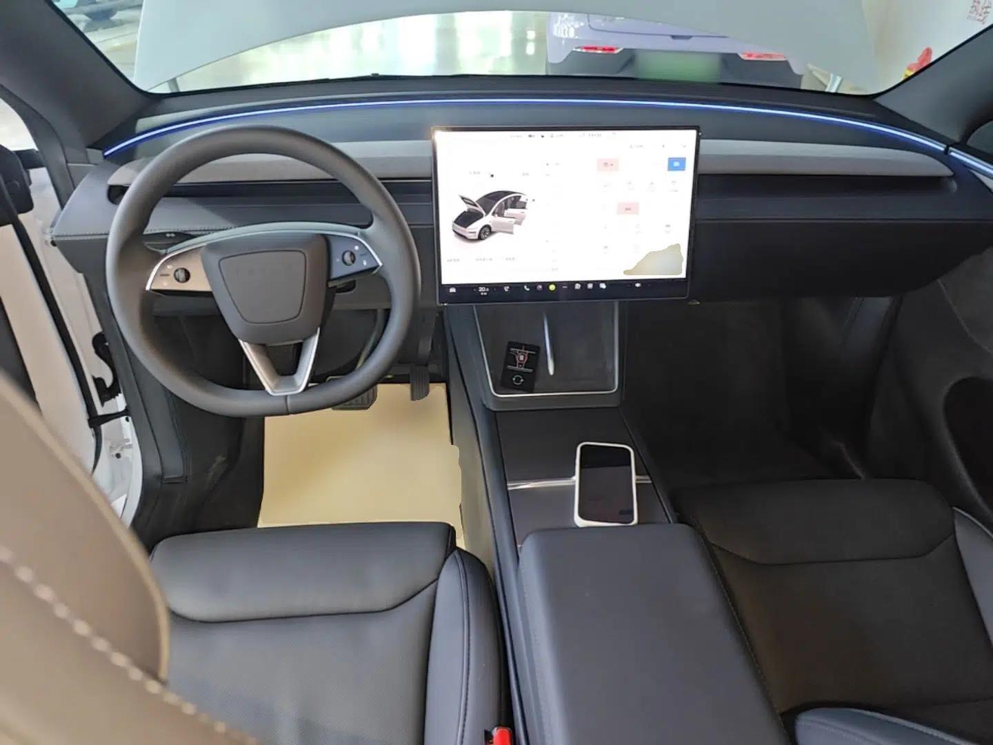 Tesla Model Y L 2025 Model Long-Range All-Wheel-Drive Version — миниатюра 17